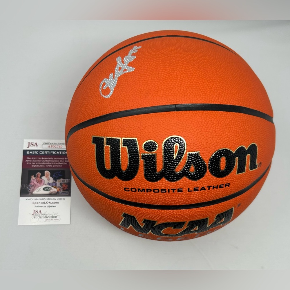 Luka Garza signed Wilson NCAA Basketball Iowa Hawkeyes JSA‎ COA